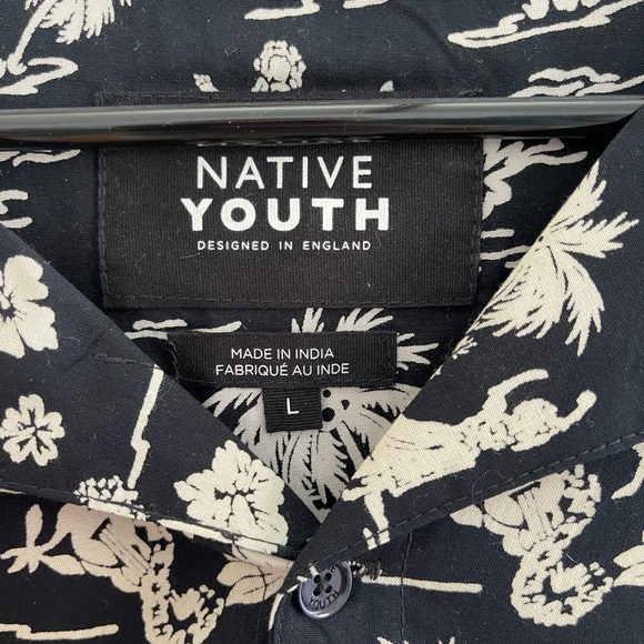 Native Youth Short Sleeve Button Down - Floral Print- Mens M - Black/White - EUC - Picture 2 of 4